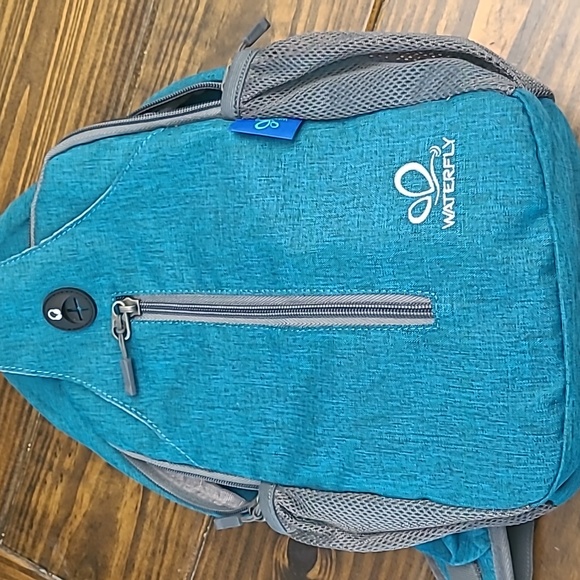Waterfly sling bag. - Picture 4 of 5